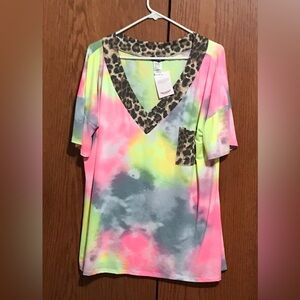 NWT Heimish USA Size 3XL Tie-Dye V-Neck Top Shirt with Leopard Trim